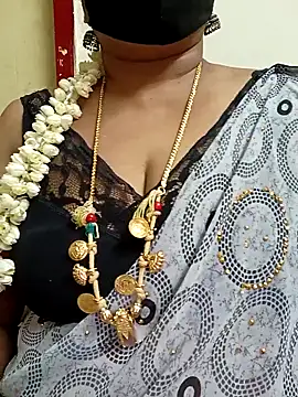 Snapshot of Maithili18 chatting on October 5, 2025, 5:14 pm Maithili18 online show from October 5, 2025, 5:14 pm