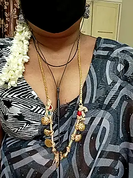 Snapshot of Maithili18 chatting on September 25, 2025, 4:35 pm Maithili18 online show from September 25, 2025, 4:35 pm