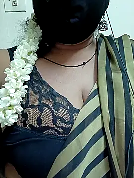 Snapshot of Maithili18 chatting on September 30, 2025, 6:14 pm Maithili18 online show from September 30, 2025, 6:14 pm