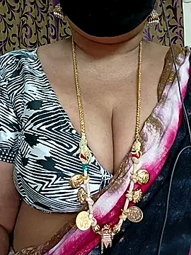 Snapshot of Maithili18 chatting on October 12, 2025, 11:39 pm Maithili18 online show from October 12, 2025, 11:39 pm