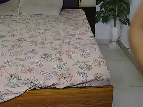 Lovelyy-couple online show from November 15, 2025, 11:03 am