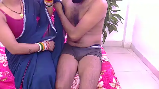 Lovelyy-couple online show from March 18, 2026, 5:47 pm