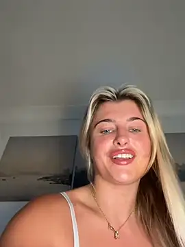 BabyBluexox online show from June 5, 2026, 8:20 am