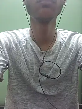 crish09 online show from June 30, 2026, 4:40 pm