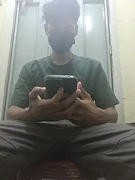 crish09 online show from July 18, 2026, 11:41 am