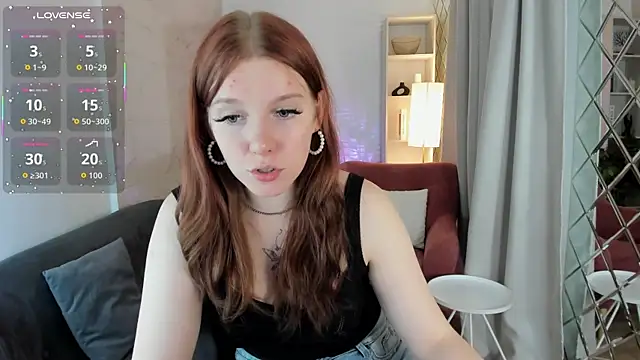 Layla Glam online show from November 23, 2025, 1:21 pm