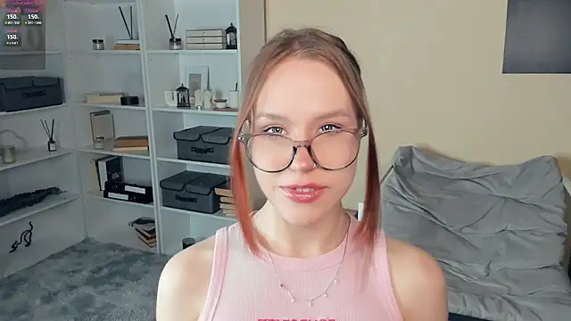 MaliaBourraine online show from March 3, 2026, 7:37 am