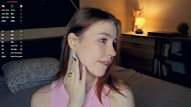 MaliaBourraine online show from December 4, 2025, 7:18 am