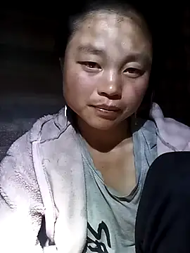 clara-cute online show from October 18, 2025, 12:51 pm