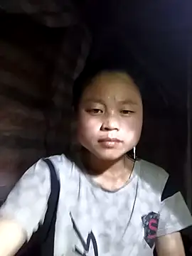 clara-cute online show from October 17, 2025, 12:40 pm