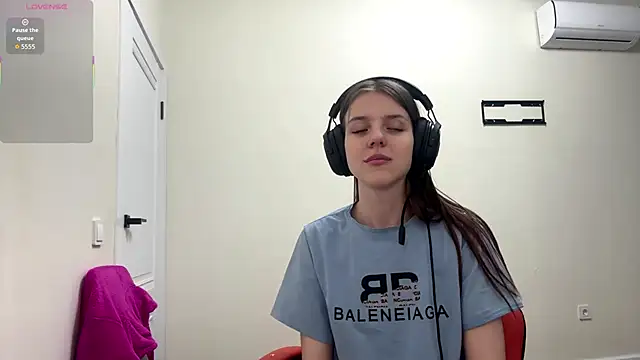 Snapshot of Elira_Breeze chatting on February 3, 2026, 1:16 pm Elira Breeze online show from February 3, 2026, 1:16 pm