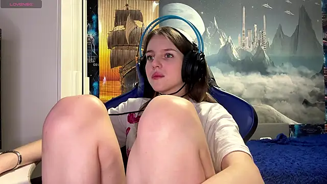 Snapshot of Elira_Breeze chatting on February 21, 2026, 4:53 pm Elira Breeze online show from February 21, 2026, 4:53 pm