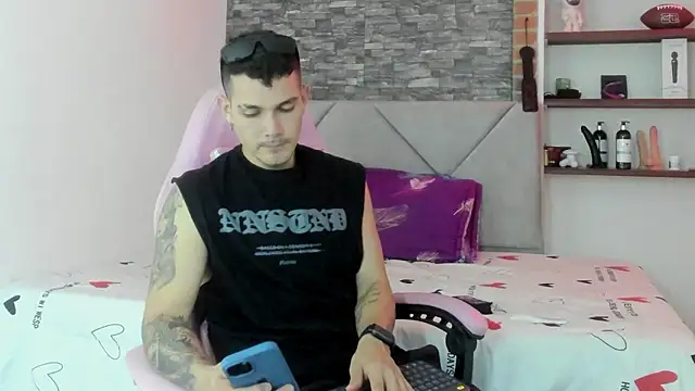 BooyHott  online show from January 14, 2026, 7:28 pm