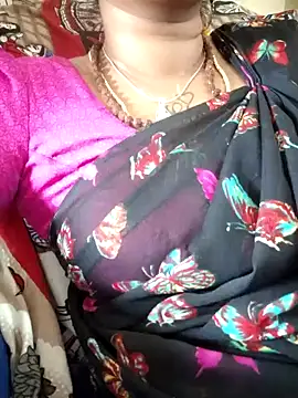 sweetqueen143 online show from November 13, 2025, 5:00 am