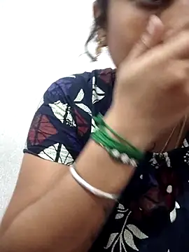 sweetqueen143 online show from April 8, 2026, 8:38 am