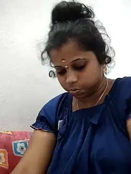 sweetqueen143 online show from February 14, 2026, 10:48 am