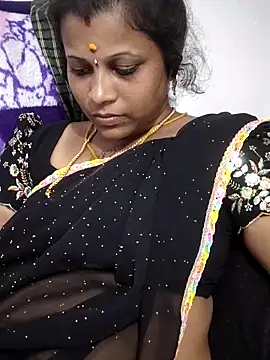 sweetqueen143 online show from May 20, 2026, 12:24 pm