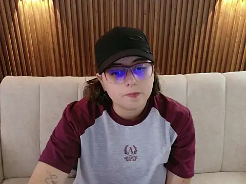 dirty feelena online show from December 19, 2025, 7:38 pm