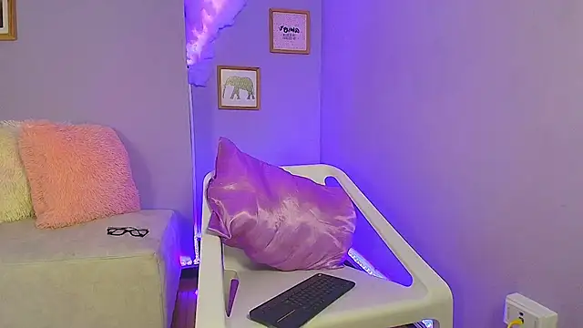 Snapshot of cat_nasty chatting on October 15, 2025, 9:34 pm cat nasty online show from October 15, 2025, 9:34 pm
