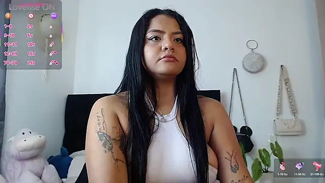 Camila Torresss online show from November 6, 2025, 7:51 pm