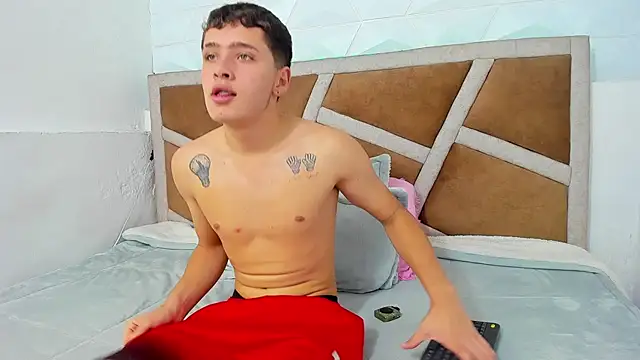 Snapshot of Julian_wolf18 chatting on November 21, 2025, 4:50 pm Julian wolf18 online show from November 21, 2025, 4:50 pm