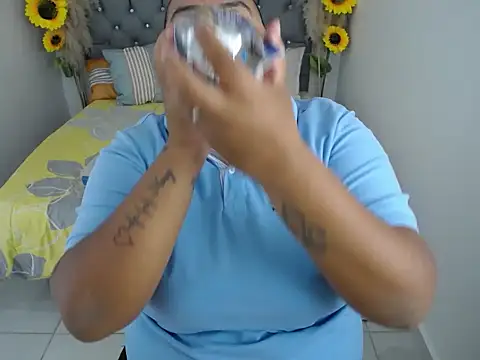 hotlesby valery online show from April 1, 2026, 8:17 pm