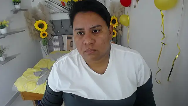 hotlesby valery online show from September 26, 2025, 12:23 pm