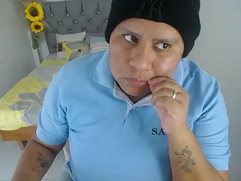 hotlesby valery online show from December 3, 2025, 12:04 pm