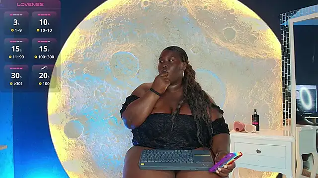 CarolinaGomez  online show from November 4, 2025, 8:23 pm