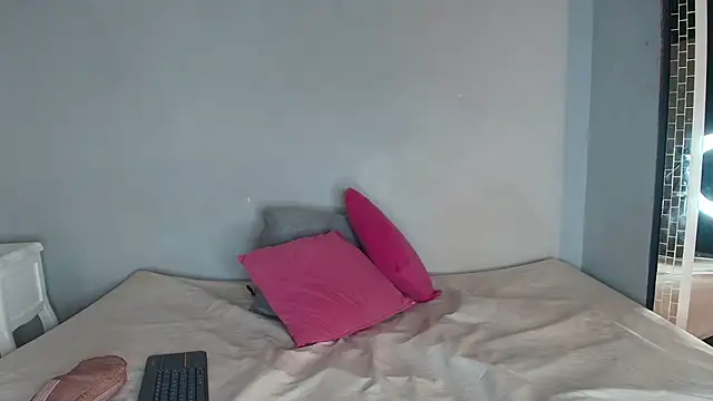 CarolinaGomez  online show from March 27, 2026, 7:48 pm