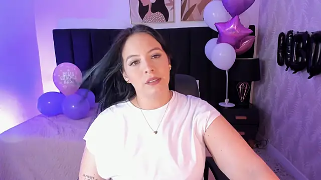 Snapshot of camiladuke7 chatting on September 28, 2025, 7:32 pm camiladuke7 online show from September 28, 2025, 7:32 pm