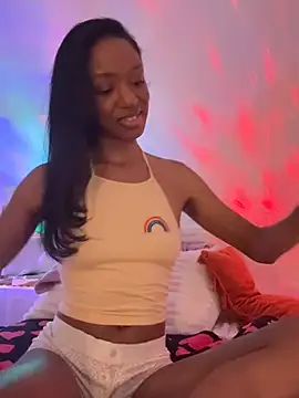 Snapshot of LoveDreaux chatting on February 26, 2026, 4:56 am LoveDreaux online show from February 26, 2026, 4:56 am