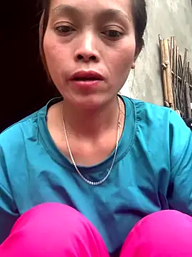 Halyy xx online show from September 30, 2025, 7:03 am