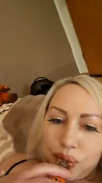 MarinaMargo online show from November 20, 2025, 6:19 pm