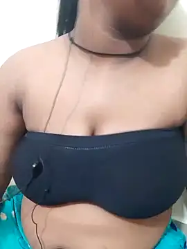 Snapshot of Kiara-Model chatting on October 5, 2025, 5:42 am Kiara-Model online show from October 5, 2025, 5:42 am