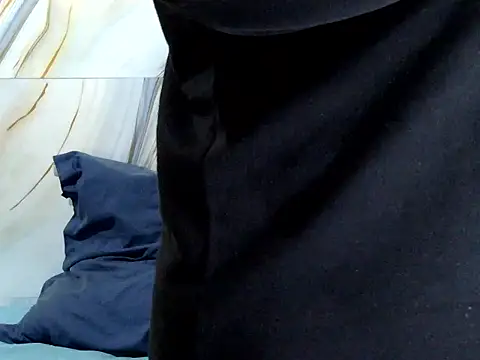 Snapshot of best_frnd chatting on December 4, 2025, 7:13 pm best frnd online show from December 4, 2025, 7:13 pm