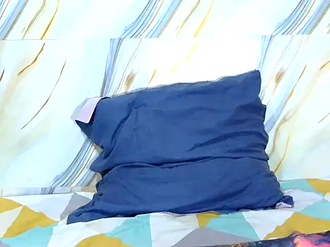 Snapshot of best_frnd chatting on November 17, 2025, 9:19 pm best frnd online show from November 17, 2025, 9:19 pm