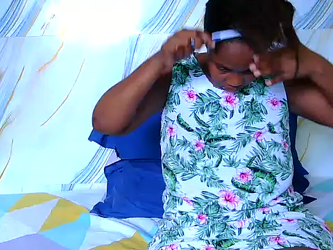 Snapshot of best_frnd chatting on November 15, 2025, 12:42 pm best frnd online show from November 15, 2025, 12:42 pm