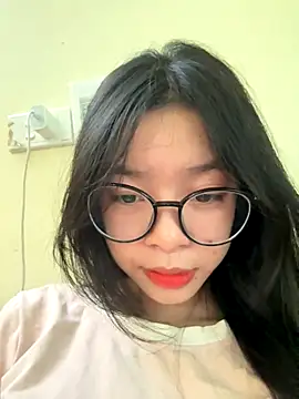 mau15  online show from October 11, 2025, 2:12 am