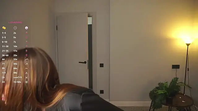 AdrianaCoenen online show from December 1, 2025, 7:04 pm