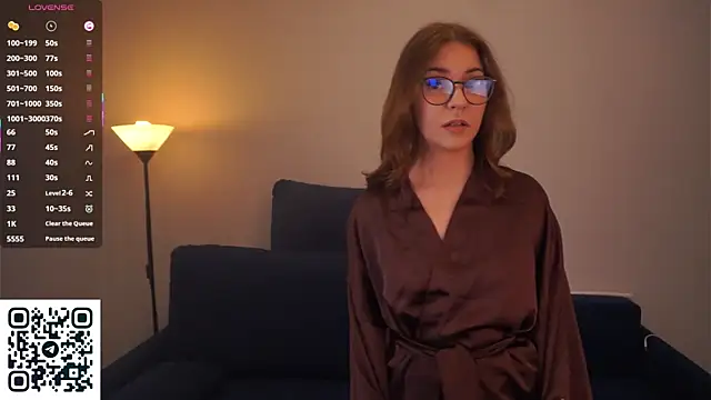 AdrianaCoenen online show from October 30, 2025, 5:43 pm