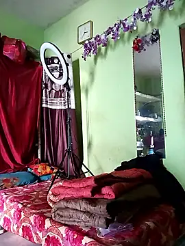Snapshot of Mona_darling21 chatting on January 13, 2026, 9:57 am Mona darling21 online show from January 13, 2026, 9:57 am