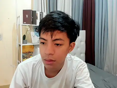 jayxxxlovescock online show from April 8, 2026, 8:43 pm