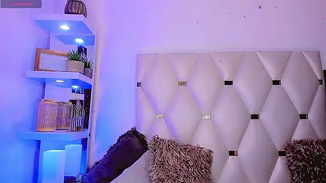 Snapshot of _IsabellaRousse chatting on March 1, 2026, 8:31 pm IsabellaRousse online show from March 1, 2026, 8:31 pm