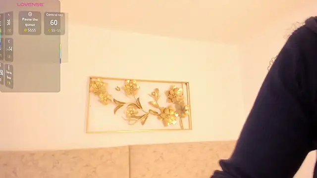 Snapshot of _Malak chatting on November 18, 2025, 6:33 pm Malak online show from November 18, 2025, 6:33 pm