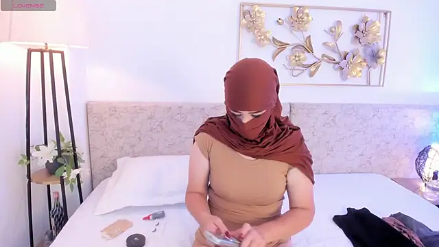 Snapshot of _Malak chatting on November 19, 2025, 7:03 pm Malak online show from November 19, 2025, 7:03 pm