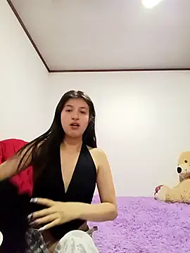 Snapshot of SALOME-28_ chatting on April 15, 2026, 11:49 pm SALOME-28 online show from April 15, 2026, 11:49 pm