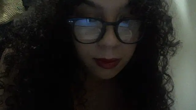 Snapshot of lotuzpetals chatting on October 4, 2025, 8:05 am lotuzpetals online show from October 4, 2025, 8:05 am