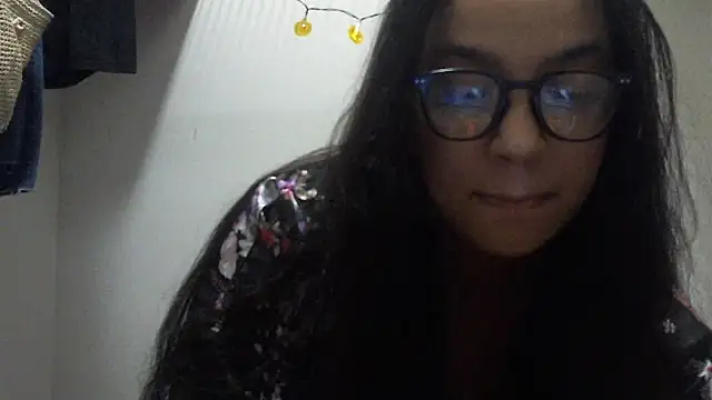 Snapshot of lotuzpetals chatting on October 3, 2025, 8:27 am lotuzpetals online show from October 3, 2025, 8:27 am