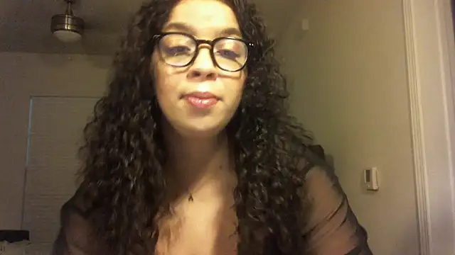 Snapshot of lotuzpetals chatting on September 30, 2025, 12:38 am lotuzpetals online show from September 30, 2025, 12:38 am